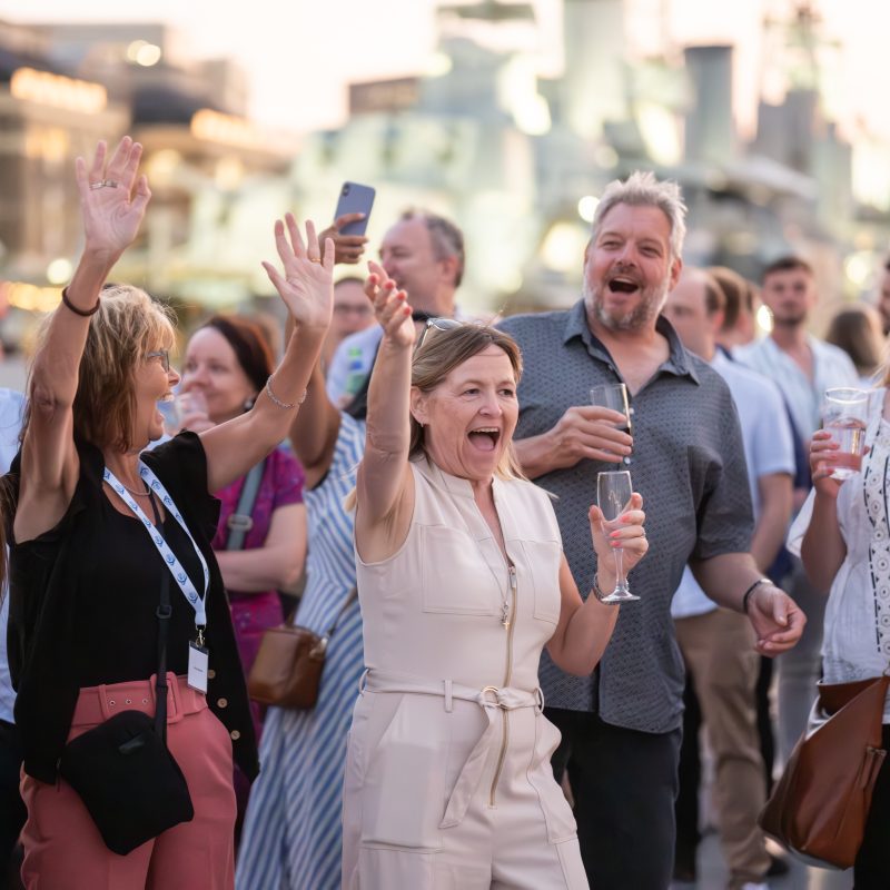 WEOTT - add to slider of photos